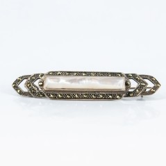 Broche vintage de plata con marcasitas y nácar