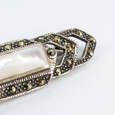 Broche vintage de plata con marcasitas y nácar