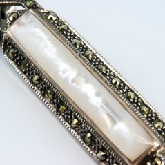 Broche vintage de plata con marcasitas y nácar