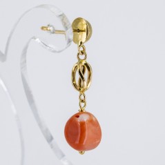 Pendientes de oro 18 kt. con coral natural del Pacífico