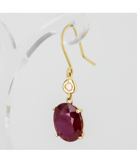 Par de Pendientes 18kt con Diamantes y Rubí