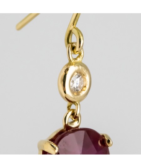 Par de Pendientes 18kt con Diamantes y Rubí