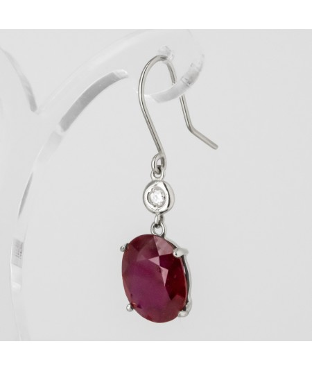 Par de Pendientes 18kt Oro Blanco con Diamantes y Rubí