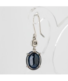 Par de Pendientes 18kt Oro Blanco con Diamantes y Zafiro