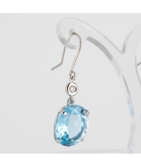 Par de Pendientes Oro Blanco 18kt con Diamantes y Topacio Azul