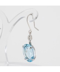 Par de Pendientes Oro Blanco 18kt con Diamantes y Topacio Azul