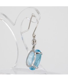 Par de Pendientes Oro Blanco 18kt con Diamantes y Topacio Azul