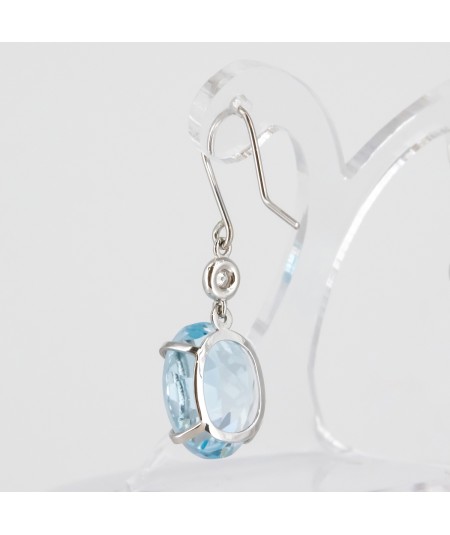 Par de Pendientes Oro Blanco 18kt con Diamantes y Topacio Azul