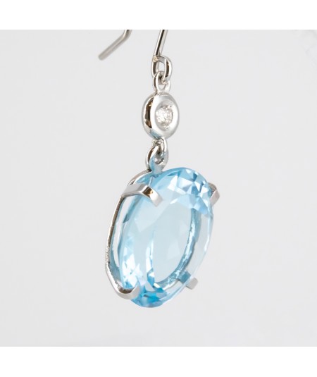 Par de Pendientes Oro Blanco 18kt con Diamantes y Topacio Azul
