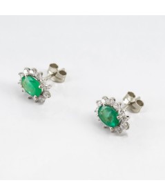 Pendientes de Oro Blanco 14kt con Diamantes y Esmeralda