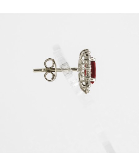 Pendientes de Oro Blanco 14kt con Diamantes y Rubí