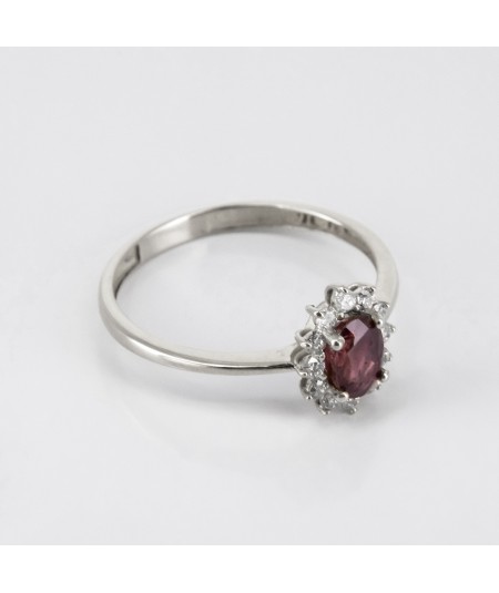 Anillo de Oro Blanco 14kt con Diamantes y Rubí