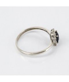 Anillo de Oro Blanco 14kt con Diamantes y Zafiro