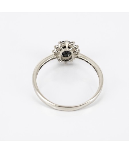 Anillo de Oro Blanco 14kt con Diamantes y Zafiro