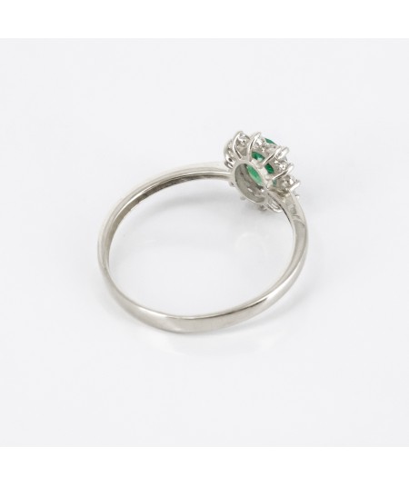 Anillo de Oro Blanco 14kt con Diamantes y Esmeralda
