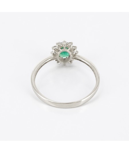 Anillo de Oro Blanco 14kt con Diamantes y Esmeralda