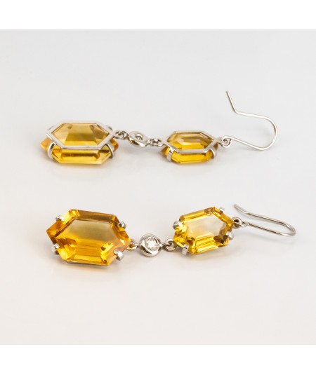 Pendientes de Oro Blanco 18kt con Diamantes y Cuarzo Citrino Hexagonal