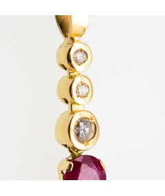 Colgante de Oro 18kt con Diamantes y Rubí en forma de lágrima
