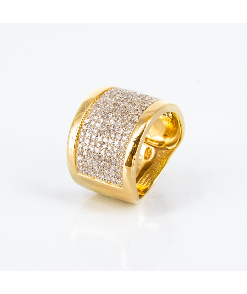 Sortija de oro de 18 kt. con diamantes talla brillante