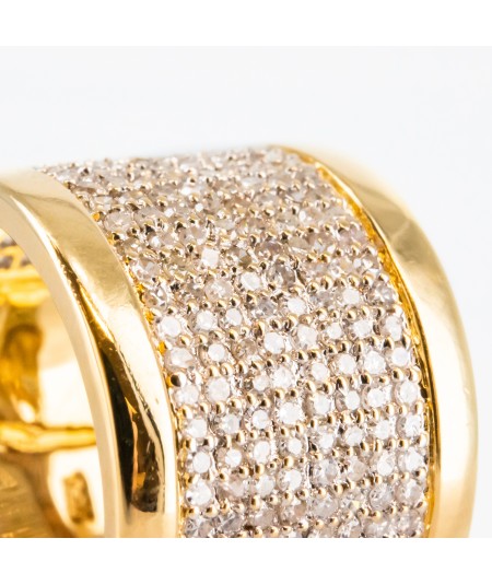 Sortija de oro de 18 kt. con diamantes talla brillante