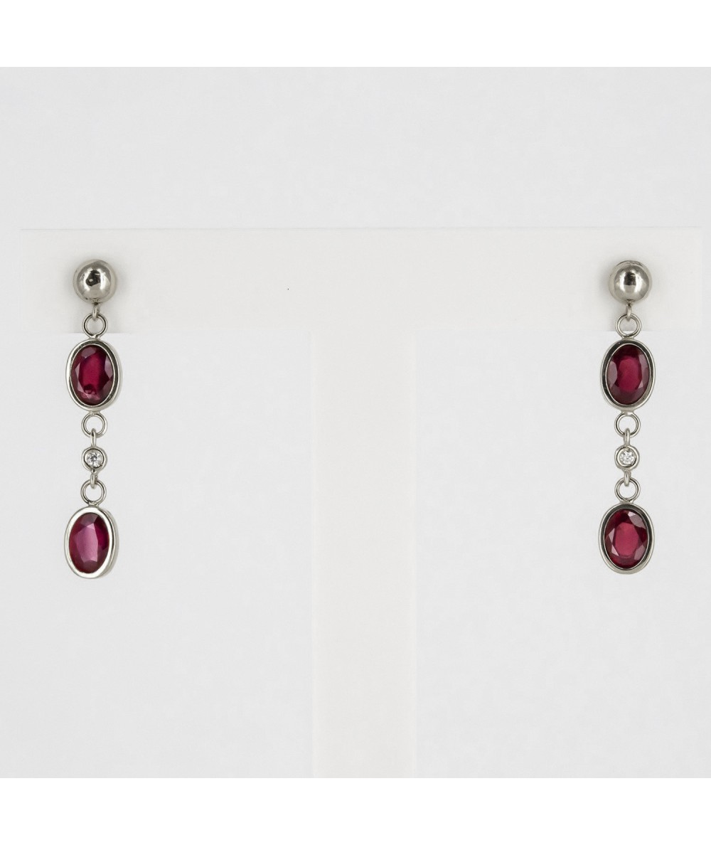 Pendientes de Oro Blanco 18kt con Diamantes y Rubí