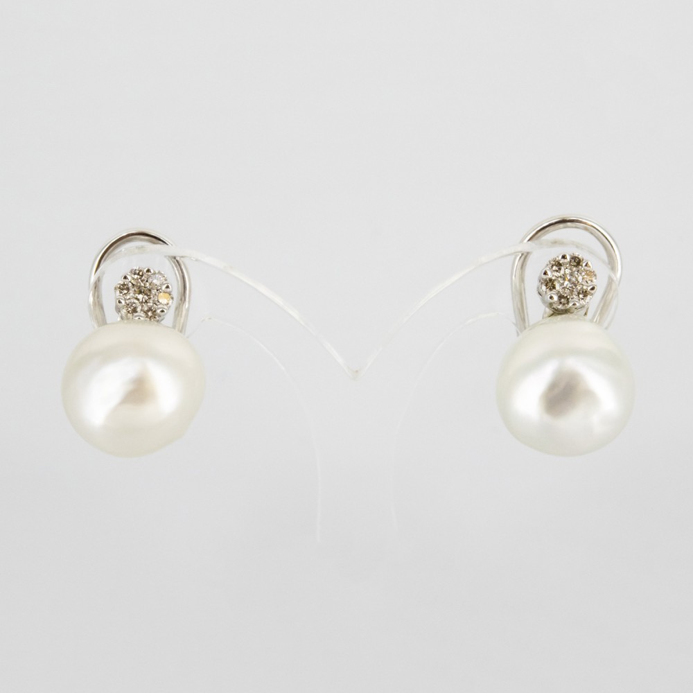 Par de pendientes de oro blanco de 18 kt. con diamantes talla brillante y perlas australianas
