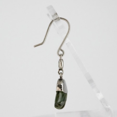 Par de pendientes de oro blanco de 18 kt. con turmalinas y diamantes talla brillante