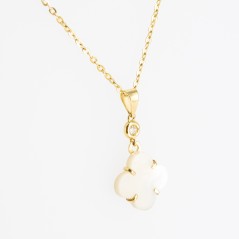 Conjunto de gargantilla y pendientes de oro amarillo de 18 kt. con nácar y diamantes talla brillante