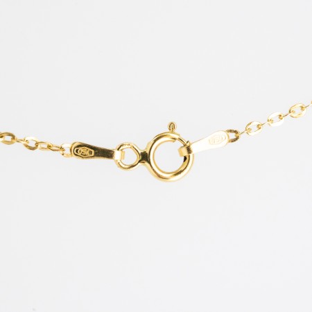 Conjunto de gargantilla y pendientes de oro amarillo de 18 kt. con nácar y diamantes talla brillante