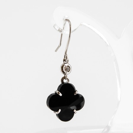 Conjunto de gargantilla y pendientes de oro blanco de 18 kt. con ónix y diamantes talla brillante