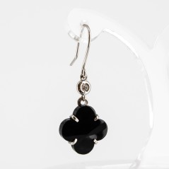 Conjunto de gargantilla y pendientes de oro blanco de 18 kt. con ónix y diamantes talla brillante