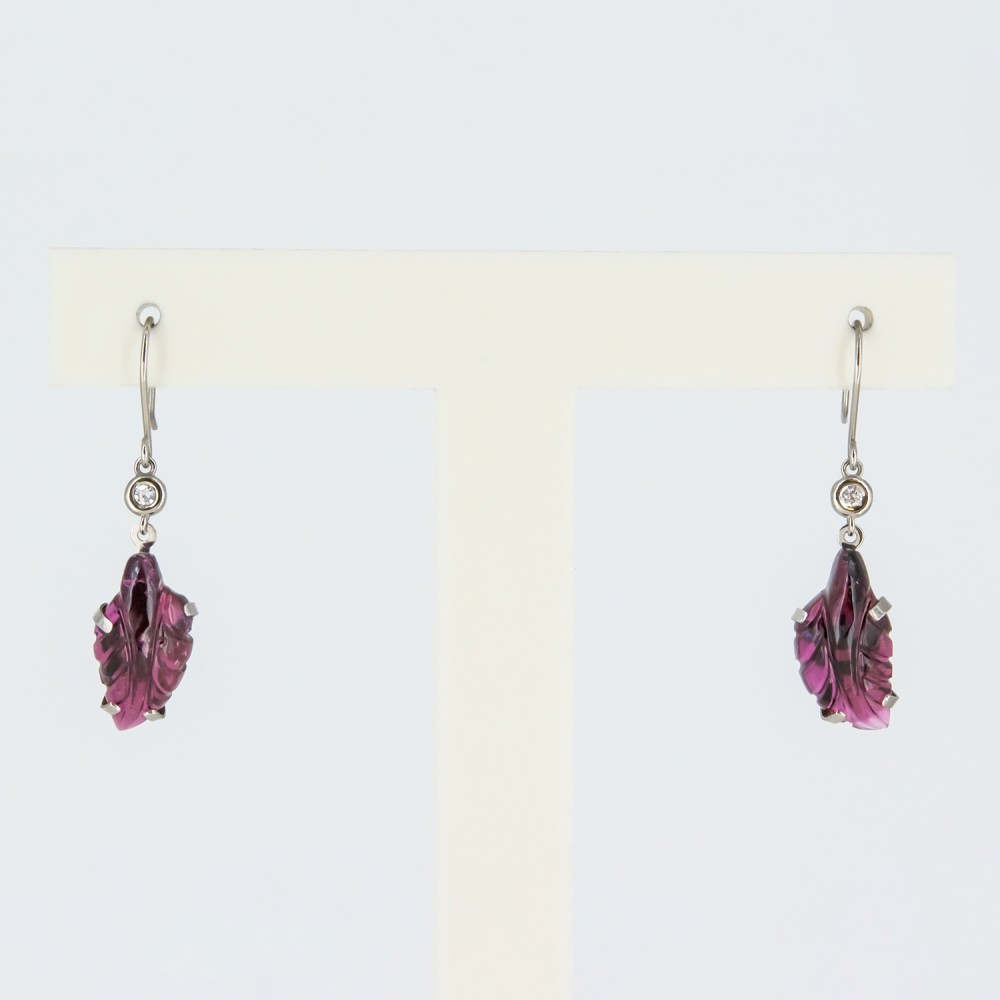 Pendientes de oro blanco con diamantes y turmalinas talladas a mano