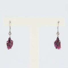 Pendientes de oro blanco con diamantes y turmalinas talladas a mano