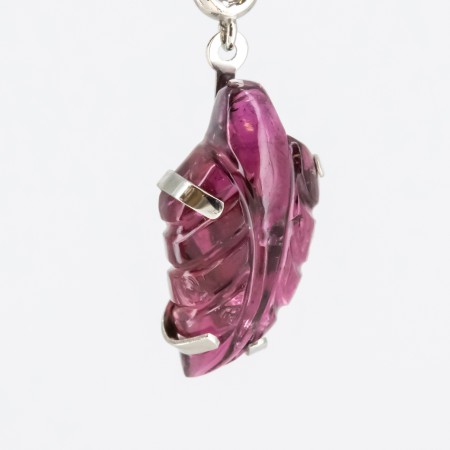 Pendientes de oro blanco con diamantes y turmalinas talladas a mano