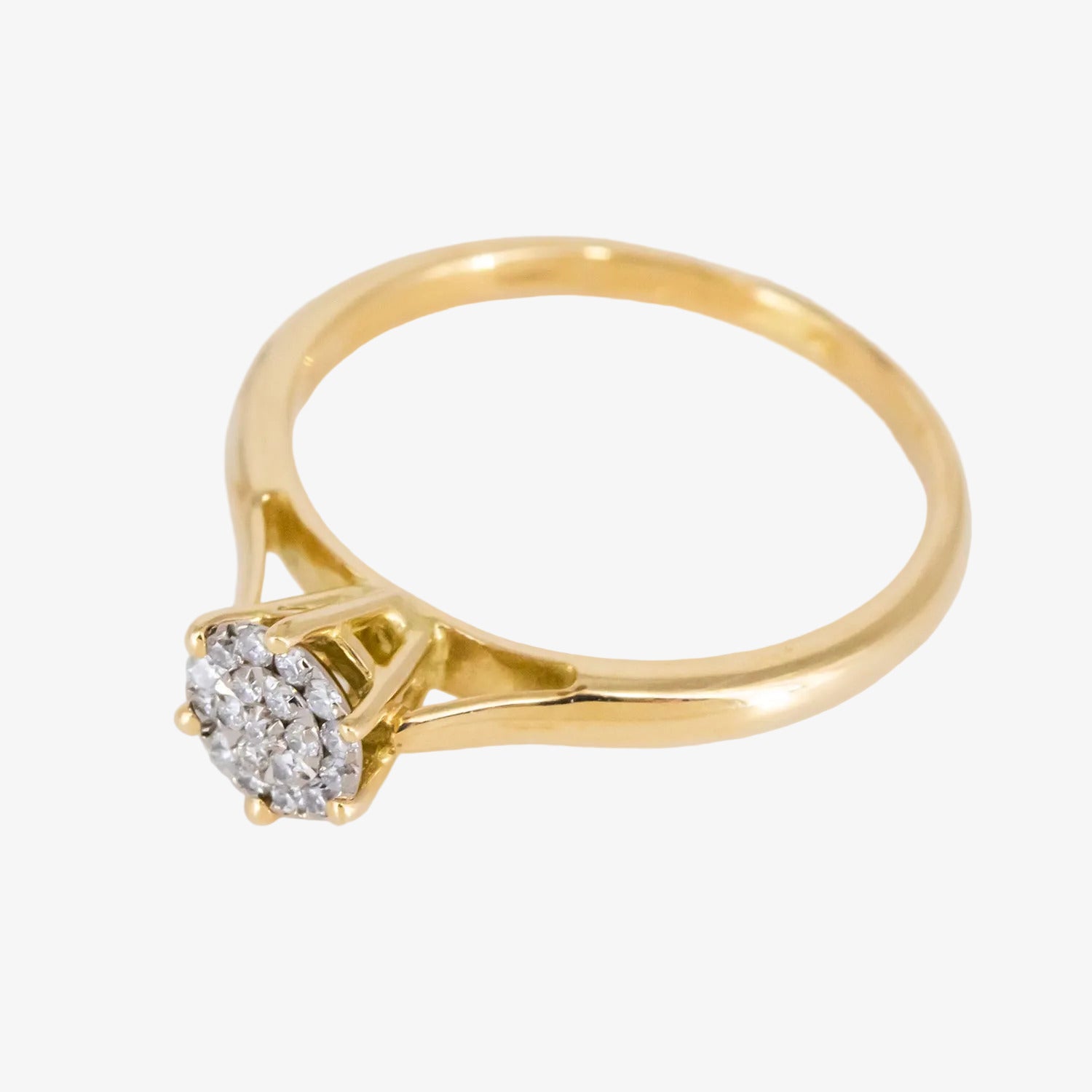 Sortija de oro 18 kt. con 19 diamantes de talla brillante