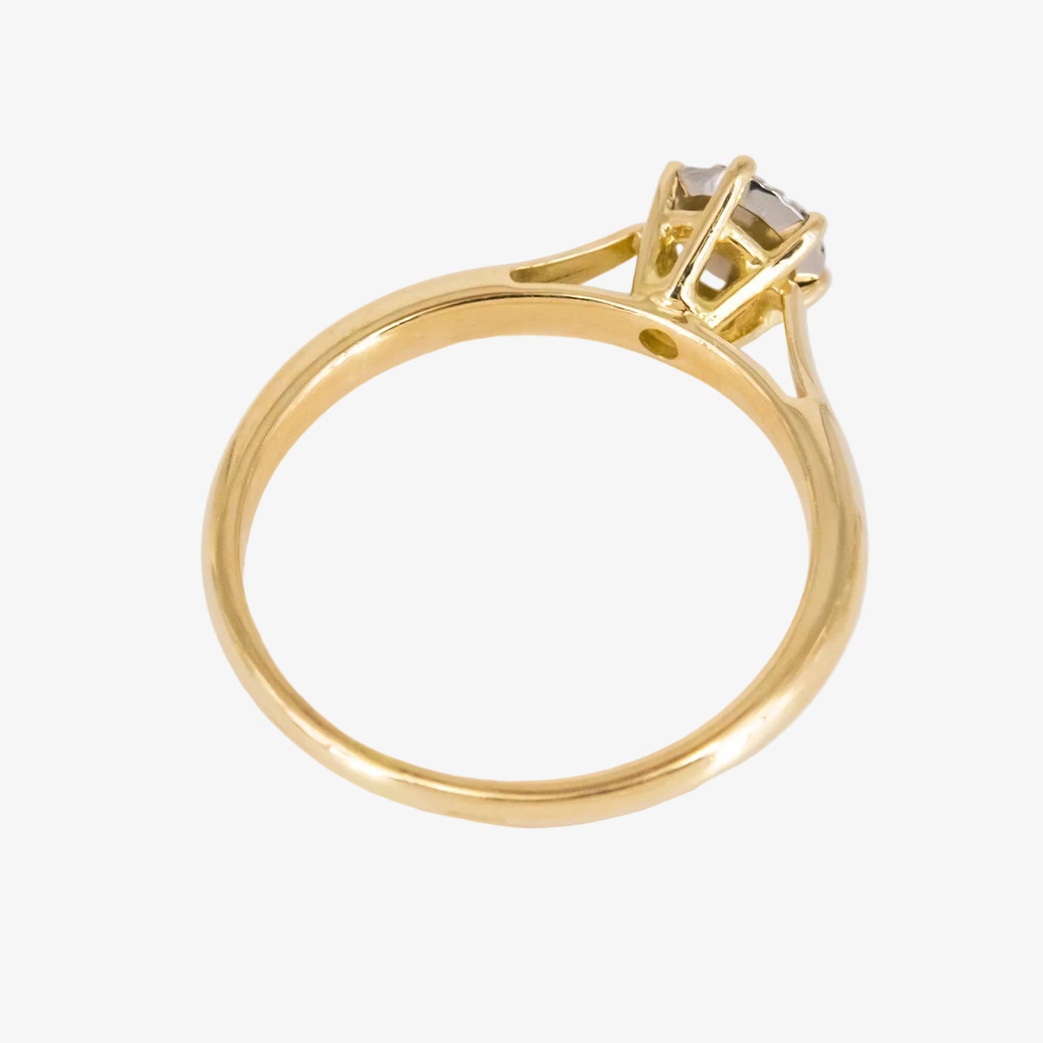 Sortija de oro 18 kt. con 19 diamantes de talla brillante