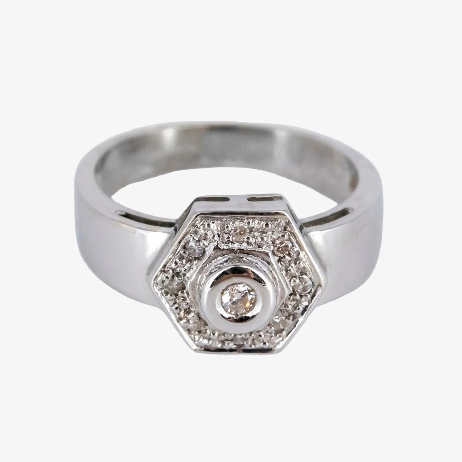 Sortija de oro blanco 18 kt. con diamantes de talla brillante