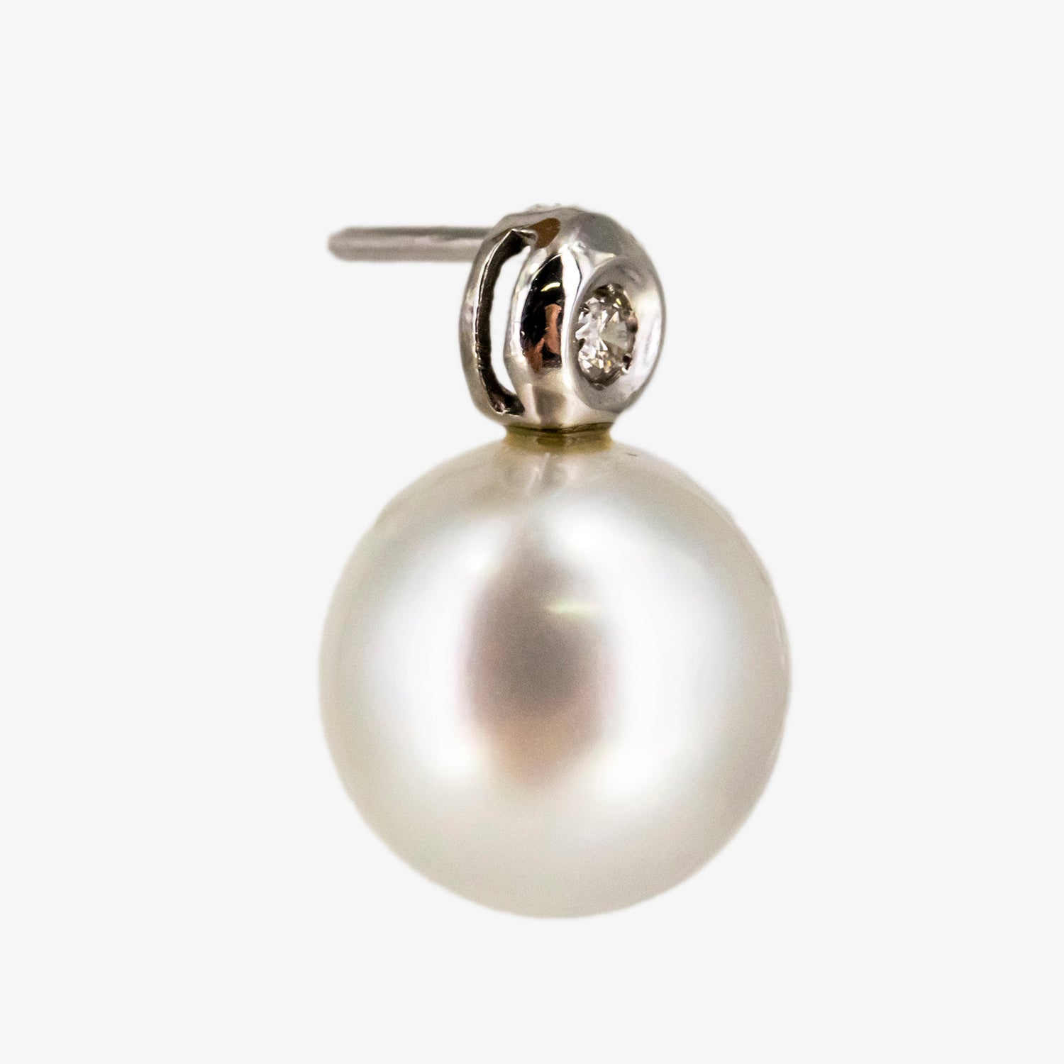 Pendientes de oro blanco de 18 kt. con diamantes y perlas australianas