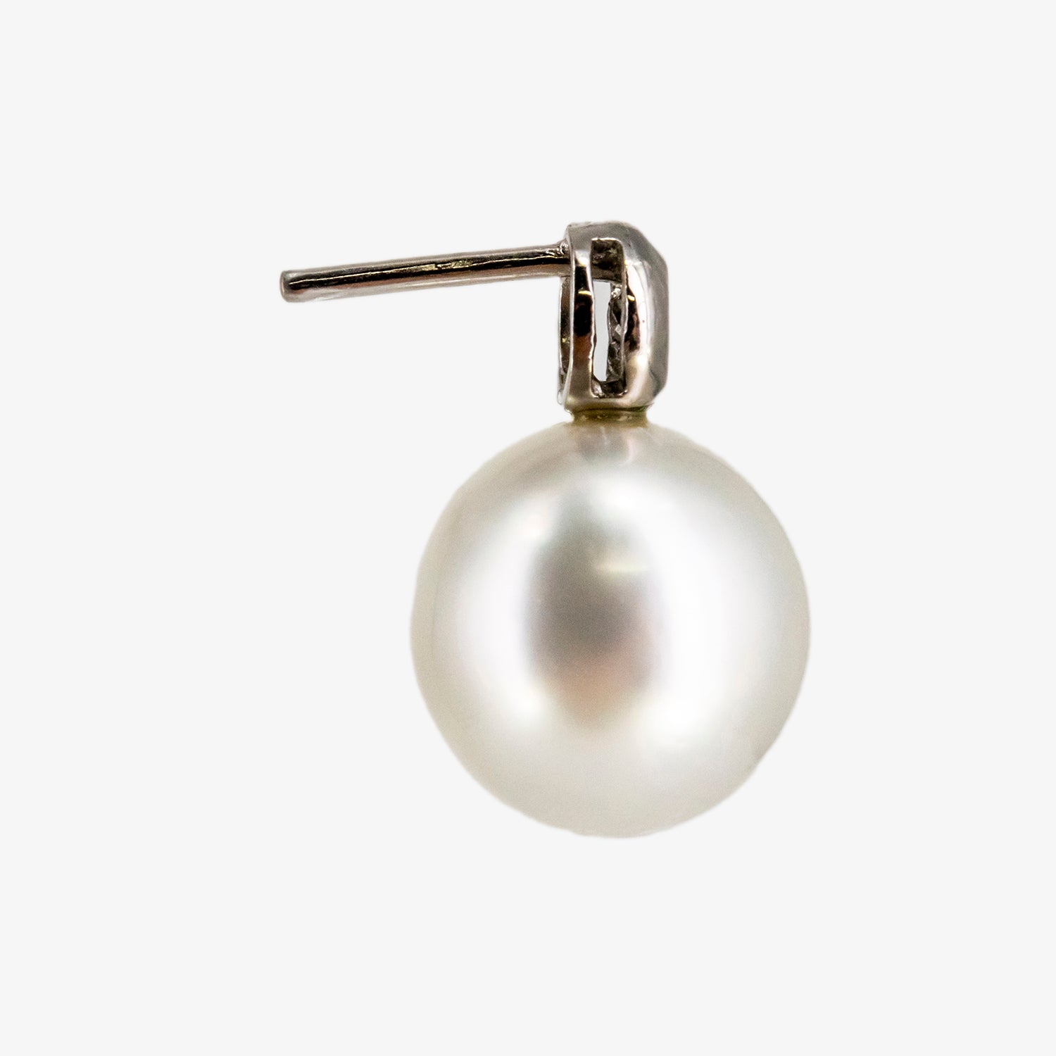 Pendientes de oro blanco de 18 kt. con diamantes y perlas australianas