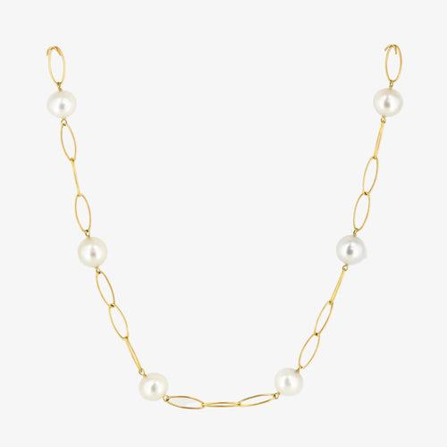 18 kt. gold necklace with 11 mm. Australian pearls.