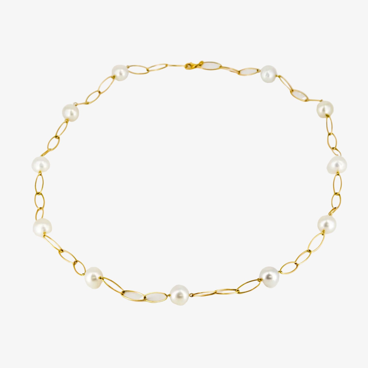 Collar de oro de 18 kt. con perlas australianas de 11 mm.