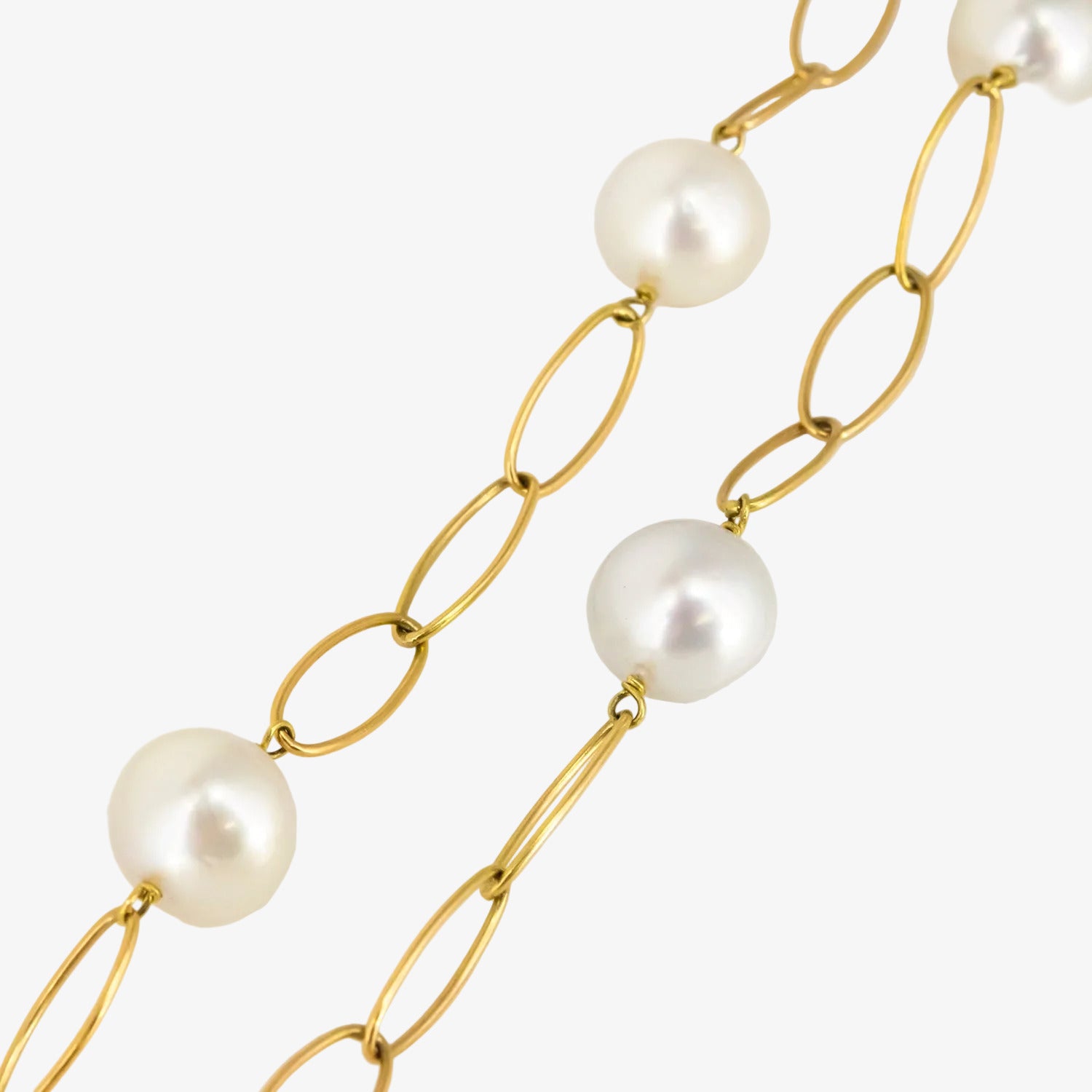 Collar de oro de 18 kt. con perlas australianas de 11 mm.