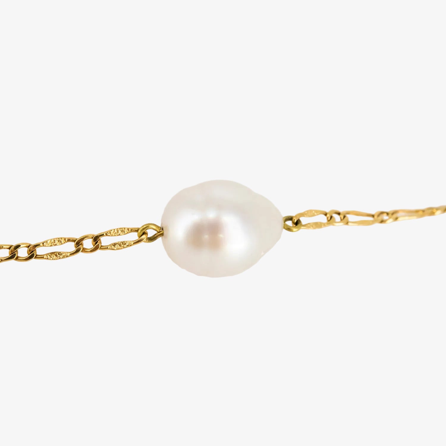 Collar de oro de 18 kt. con perlas australianas de forma barroca