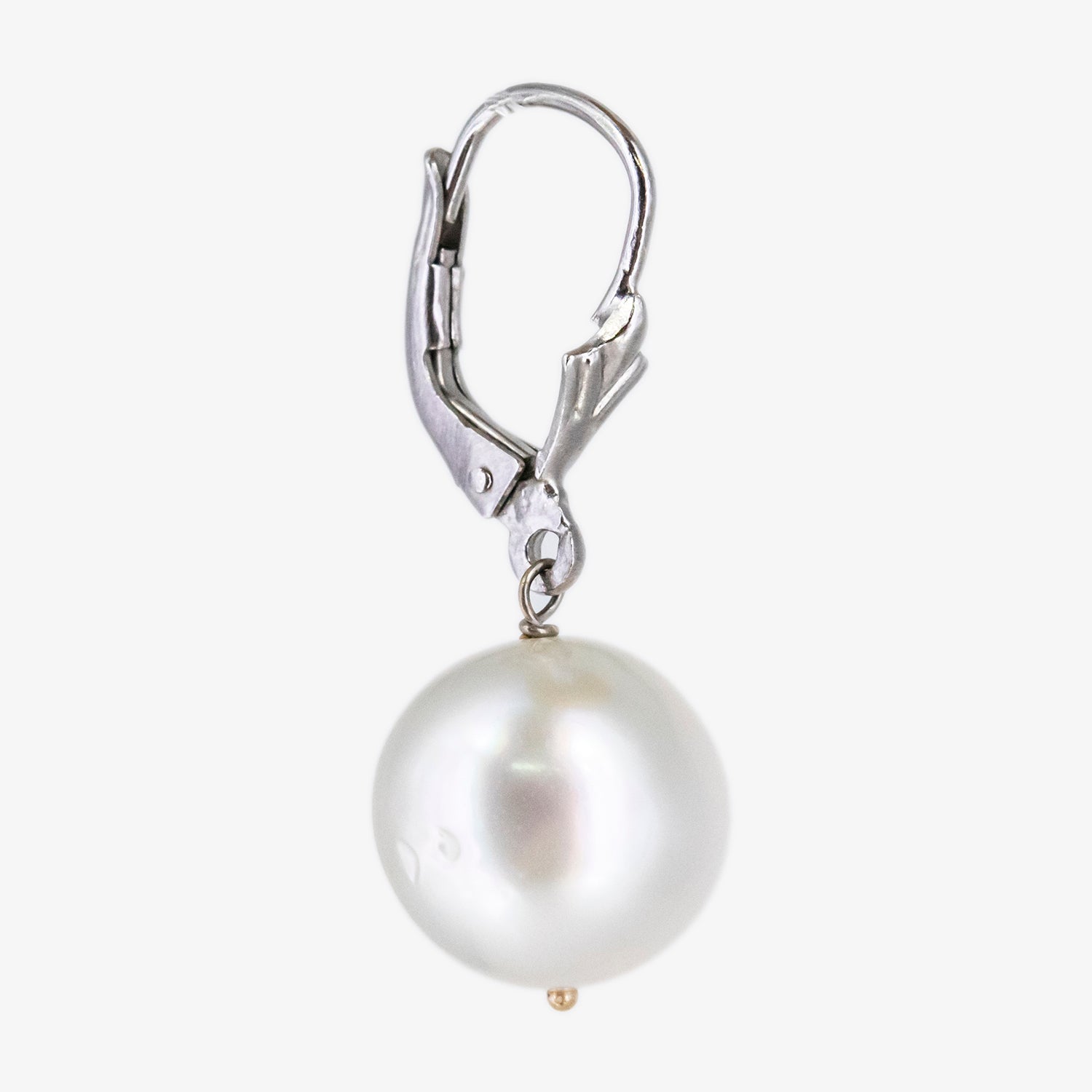 Pendientes de oro blanco 18 kt. con perlas australianas y cierre tipo ballestilla