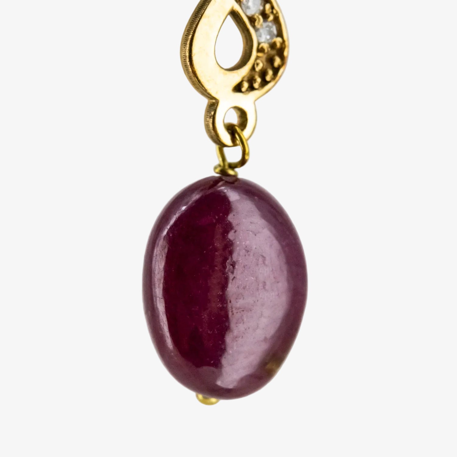 Pendientes de oro 18 kt. con diamantes y rubíes ovalados
