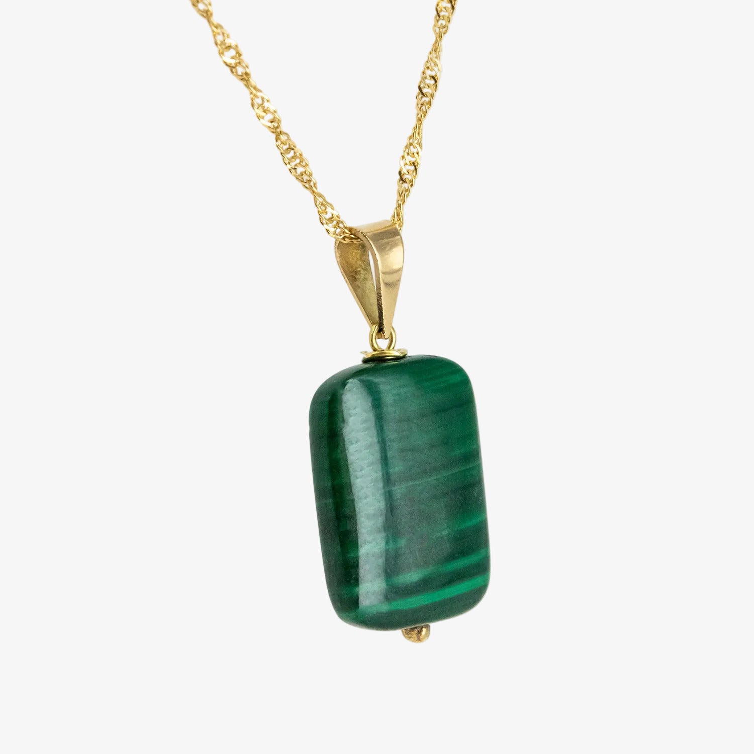 Conjunto de gargantilla y pendientes de oro amarillo de 18 kt. con malaquita
