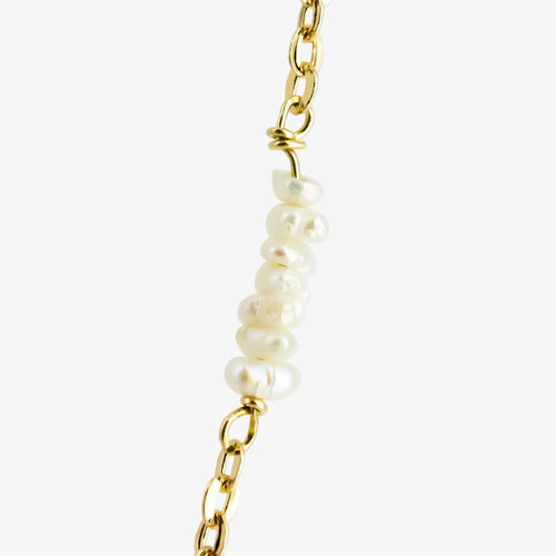 Gargantilla de oro amarillo de 18 kt. con perlas tipo aljófar