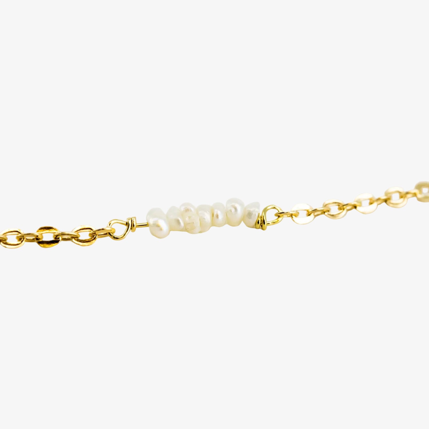 Gargantilla de oro amarillo de 18 kt. con perlas tipo aljófar