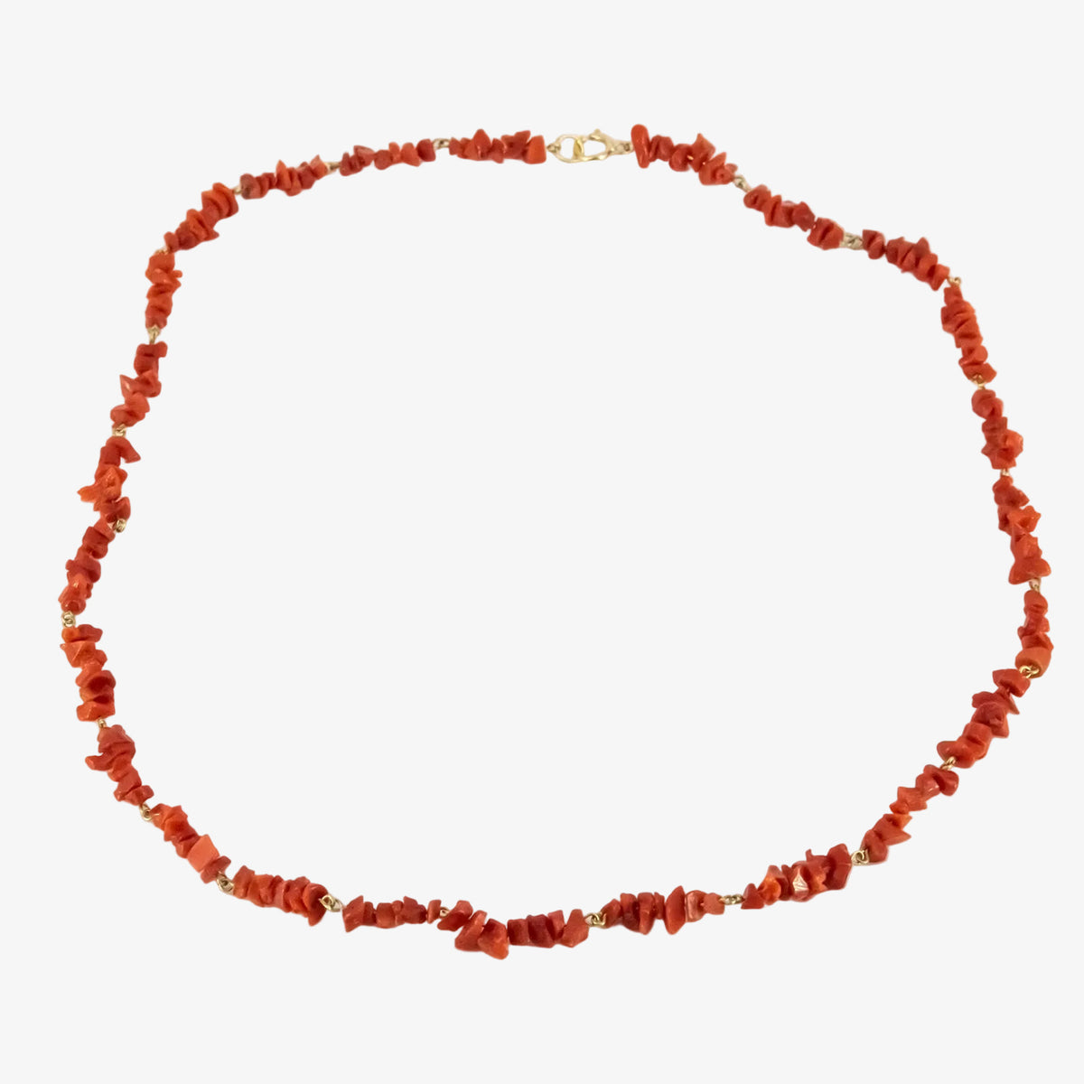Gargantilla de oro 18 kt. con cuentas de coral natural