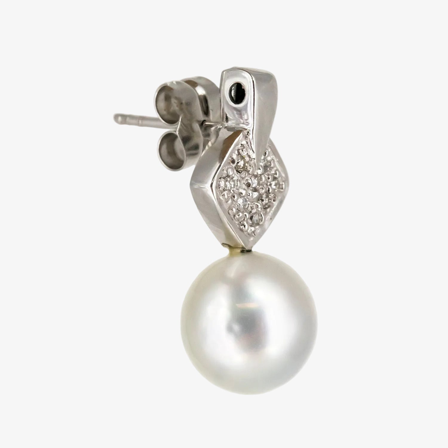 Pendientes de oro blanco de 18 kt. con chatón de diamantes y perlas australianas